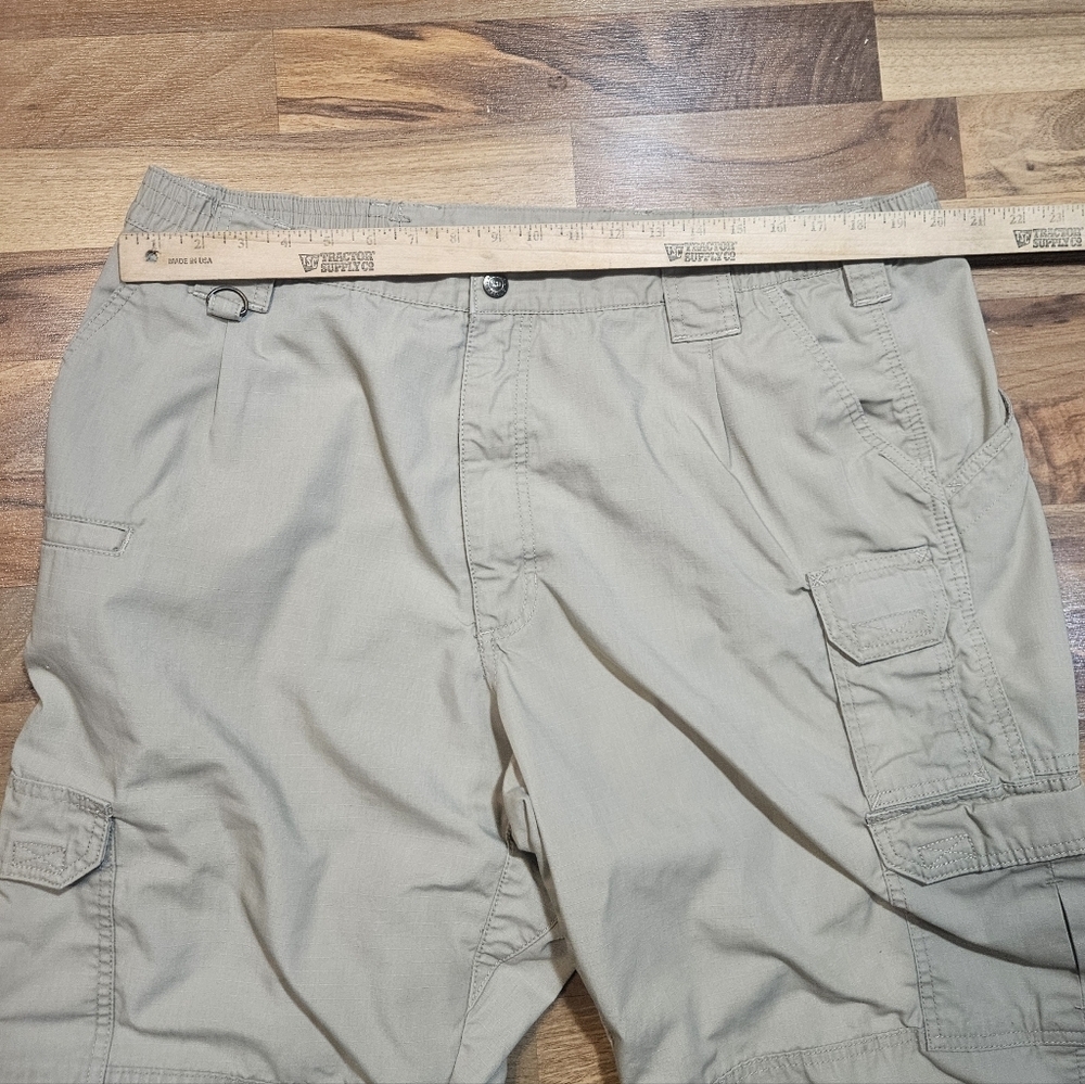 5.11 Tactical Cargo Pants Khaki Men’s 42x32 - Picture 9 of 10